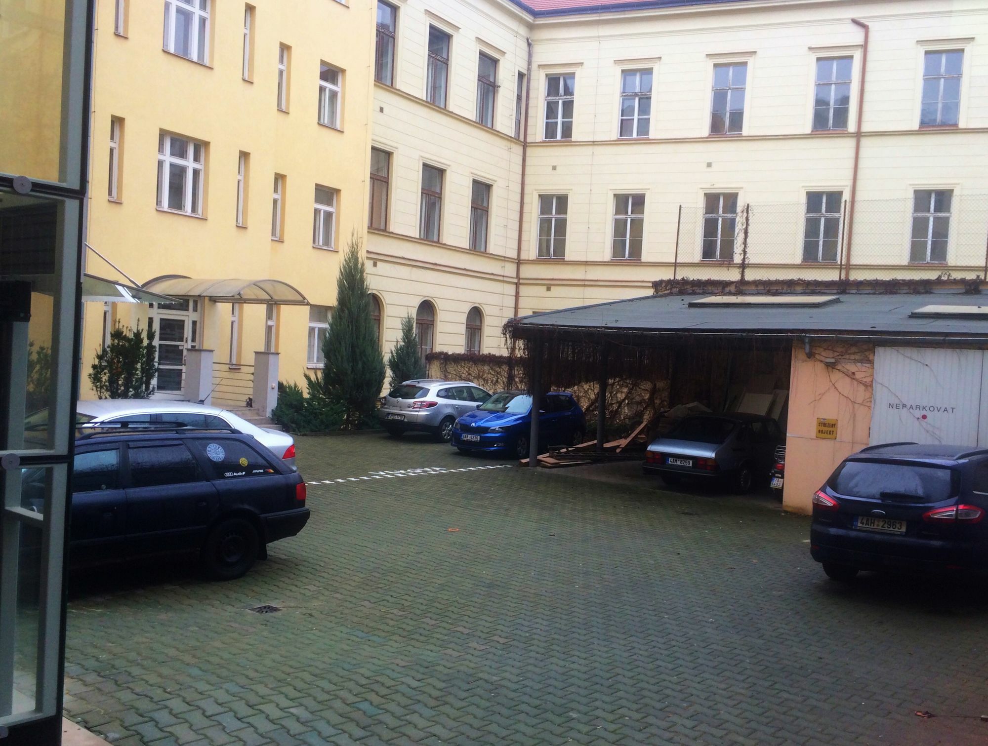 Residence Vita Nejedleho Prague Exterior photo